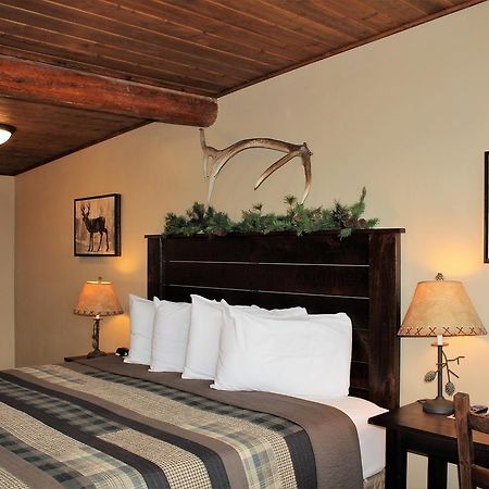 Elkhorn Cabins And Inn West Yellowstone Exterior foto