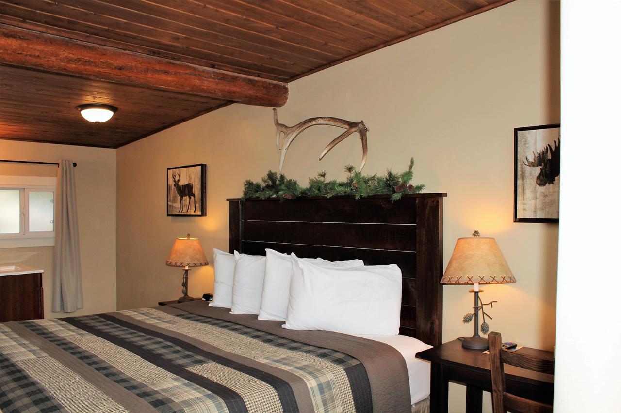 Elkhorn Cabins And Inn West Yellowstone Exterior foto