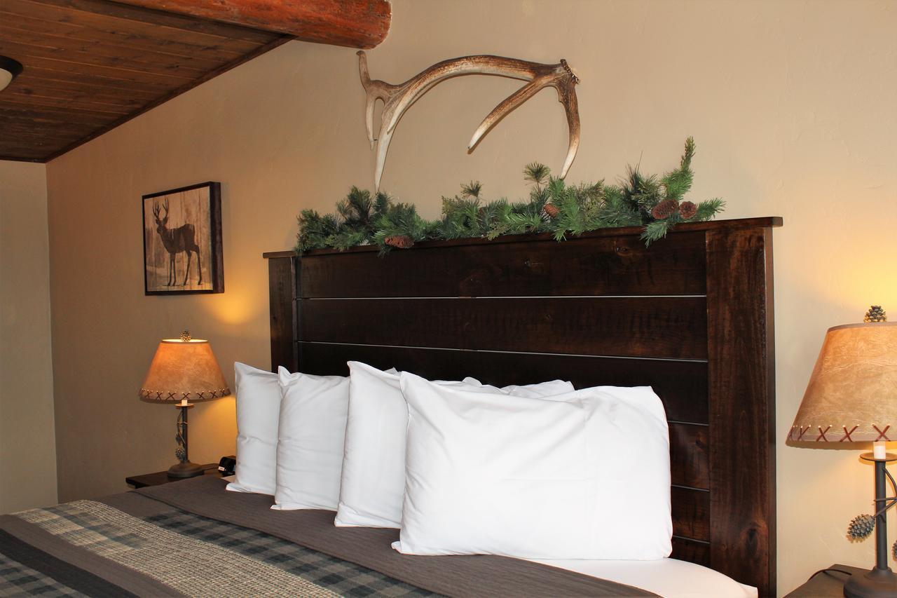 Elkhorn Cabins And Inn West Yellowstone Exterior foto