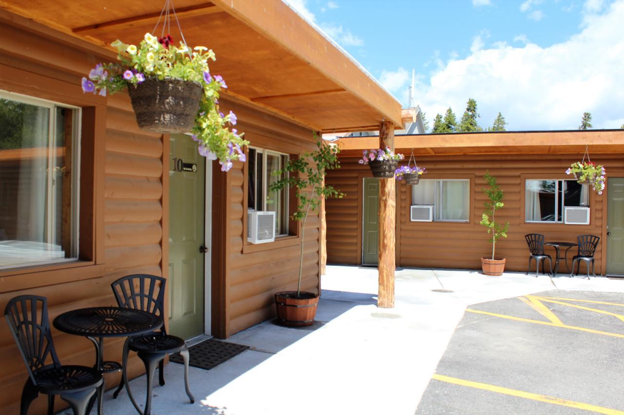 Elkhorn Cabins And Inn West Yellowstone Exterior foto